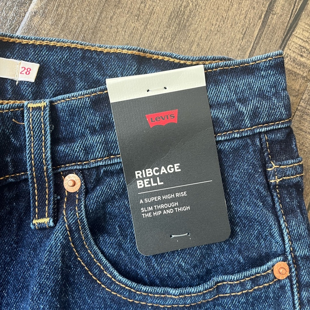 Levi's Ribcage Bell Jeans